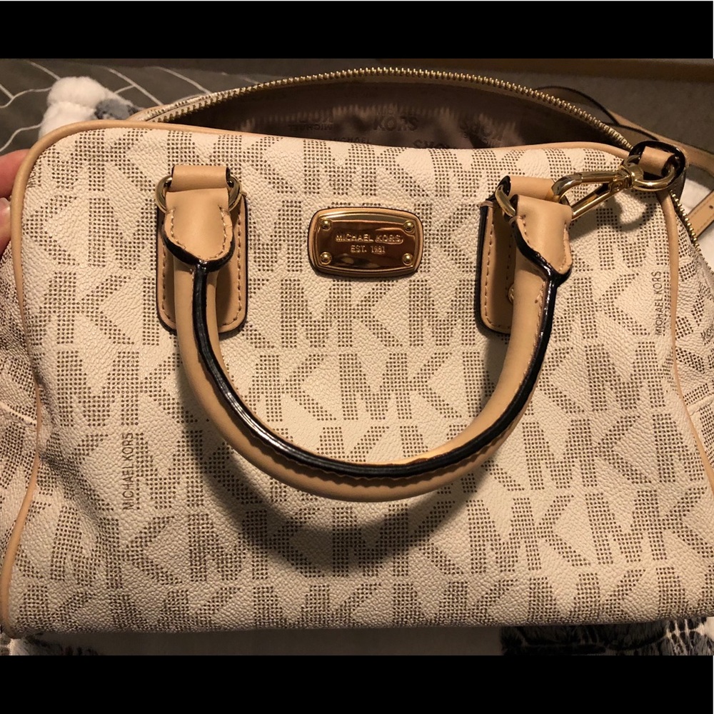 Micheal Kors Crossbody Handle Bag